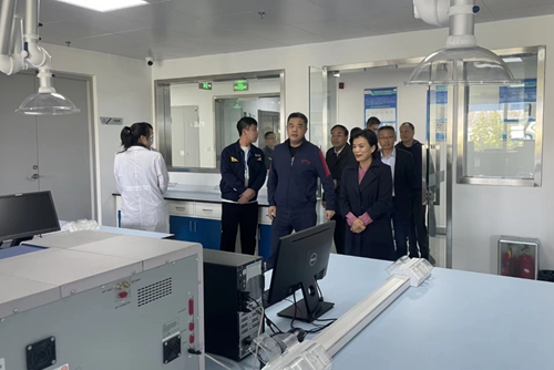 产学研中心参观_副本.jpg